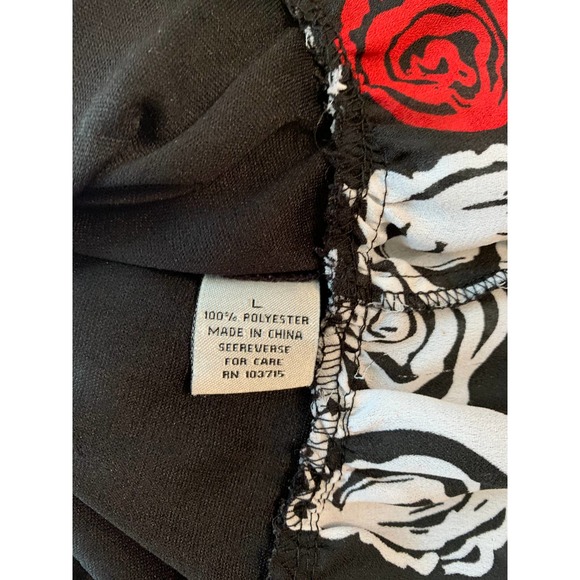 Signature Larry Levine Large Black/Red/White Rose Print Stretchy Lined Top - Picture 6 of 6